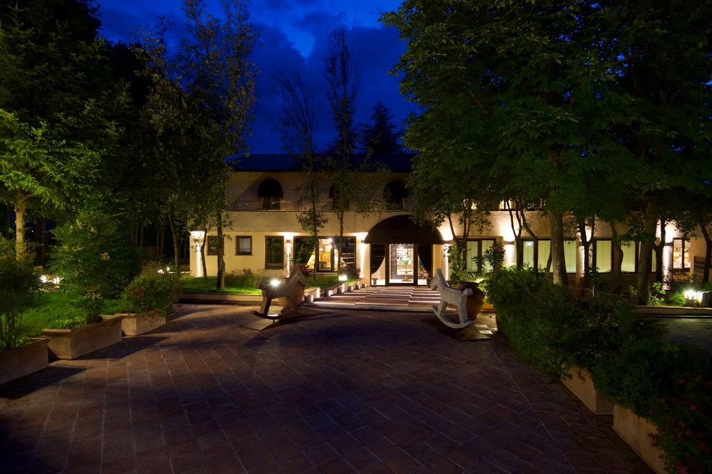 Hotel Casa Vissani Baschi Exterior foto